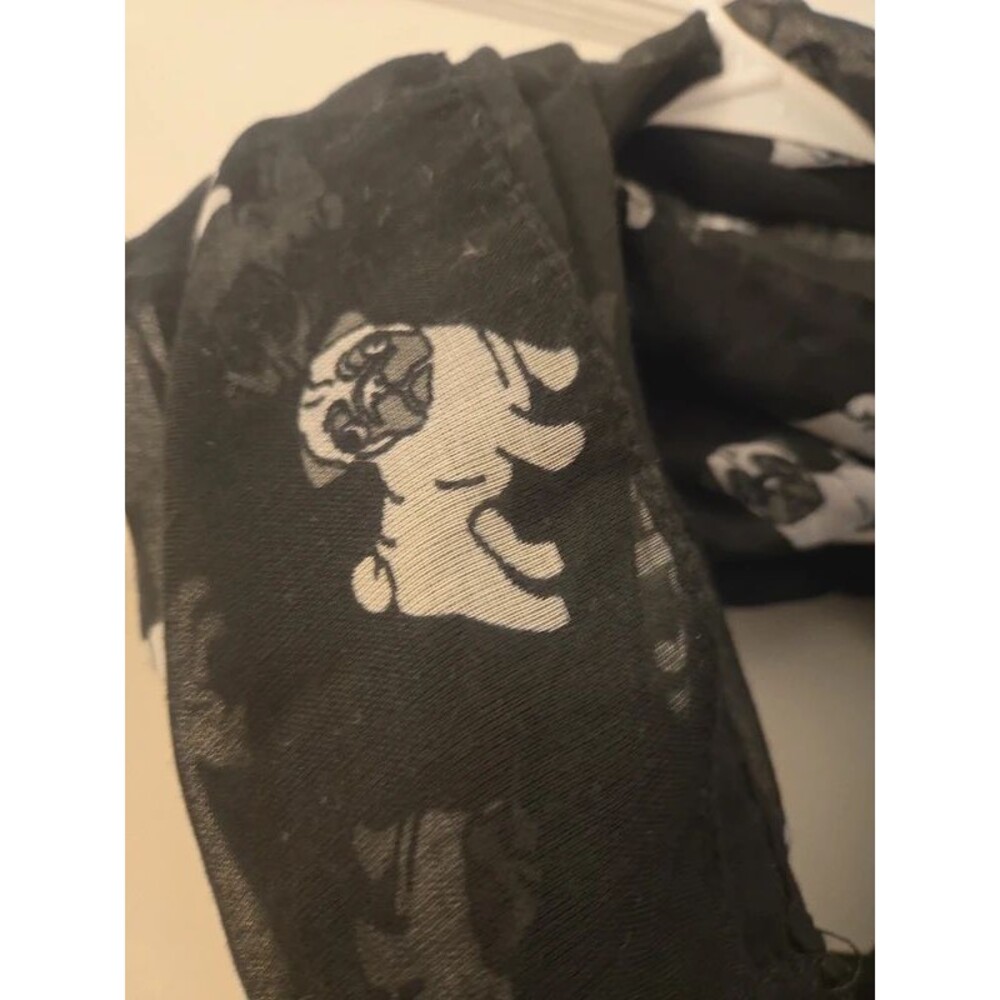 Lina & Lily Pug Lover Black and White Infinity Scarf